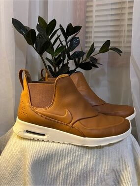 Nike Air Max Thea mid Brown Leather Chelsea-Style Sneaker with White Sole